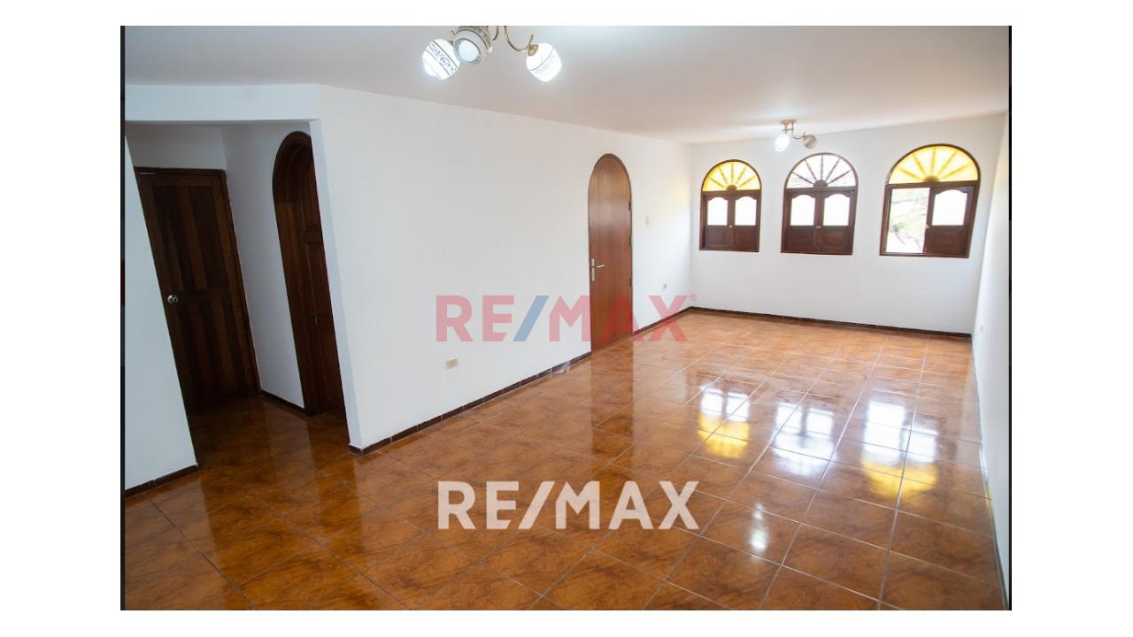 Oportunidad Se Venden 2 Casas En Una Con 6 Departamentos - 3
