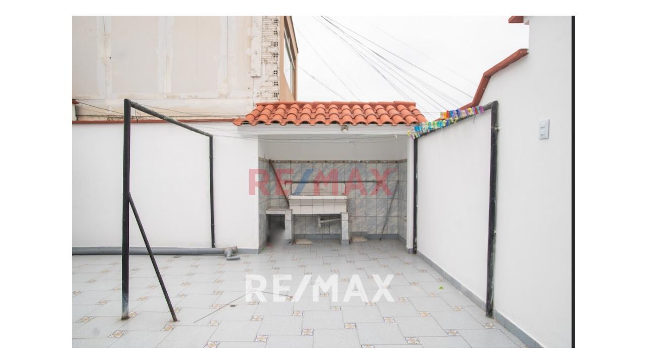 Oportunidad Se Venden 2 Casas En Una Con 6 Departamentos - 10