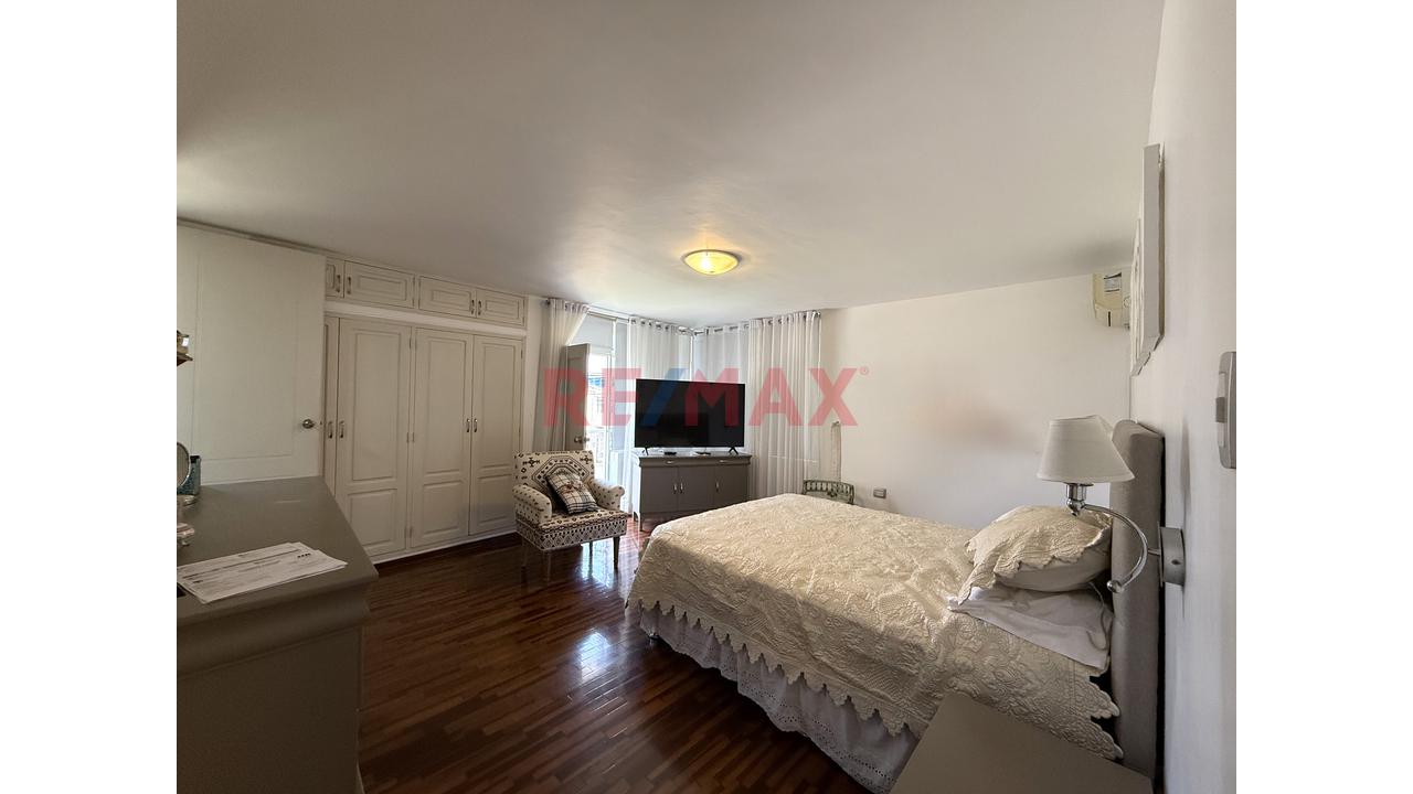 Venta Casa 3 Pisos Frente A Parque De Los Músicos Urb. Primavera — foto 11