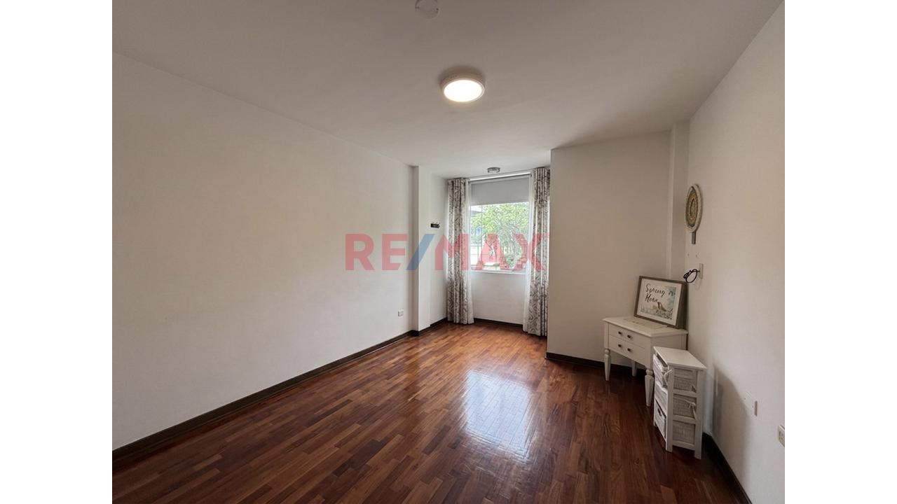 Venta Casa 3 Pisos Frente A Parque De Los Músicos Urb. Primavera — foto 12