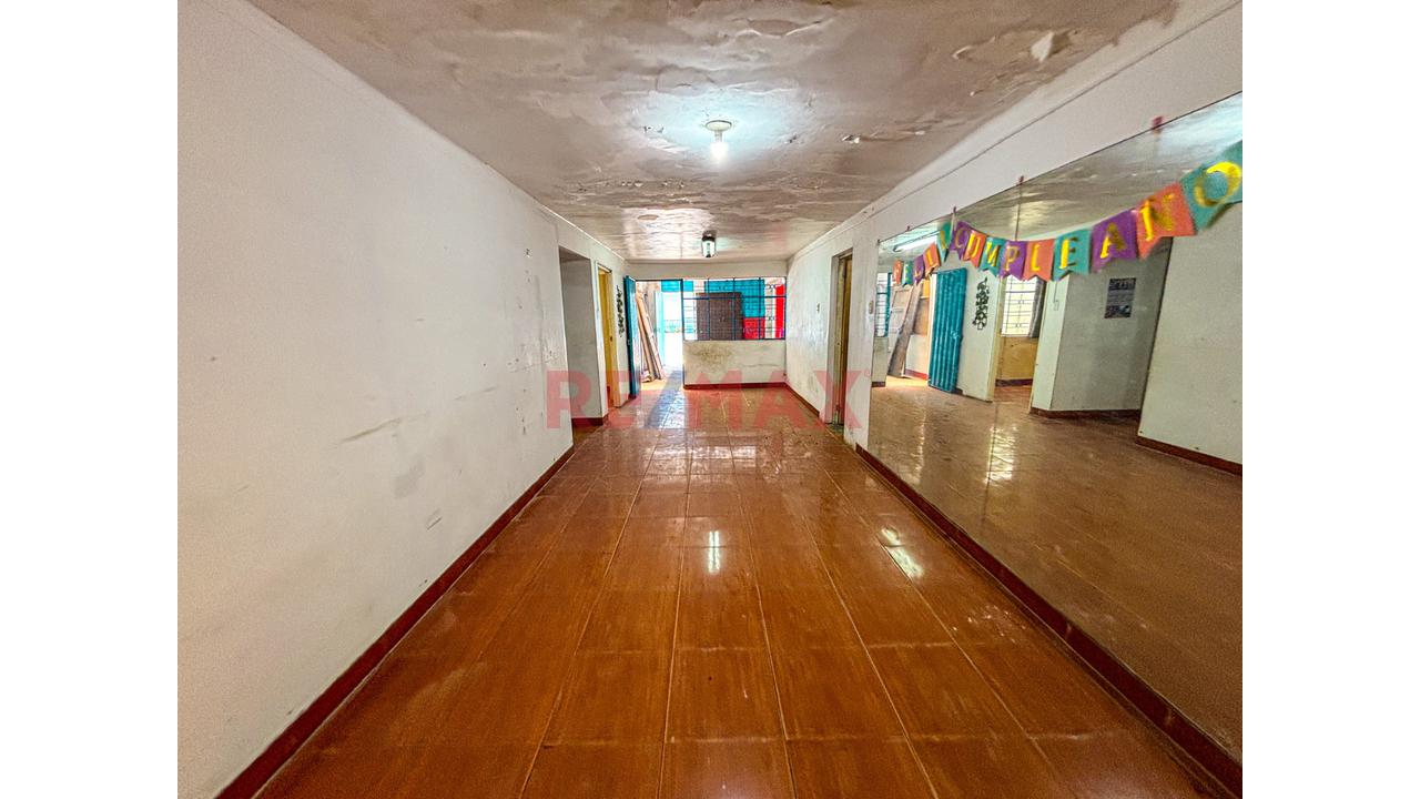 Venta De Casa Como Terreno De 200M2 En San Juan De Miraflores — foto 3