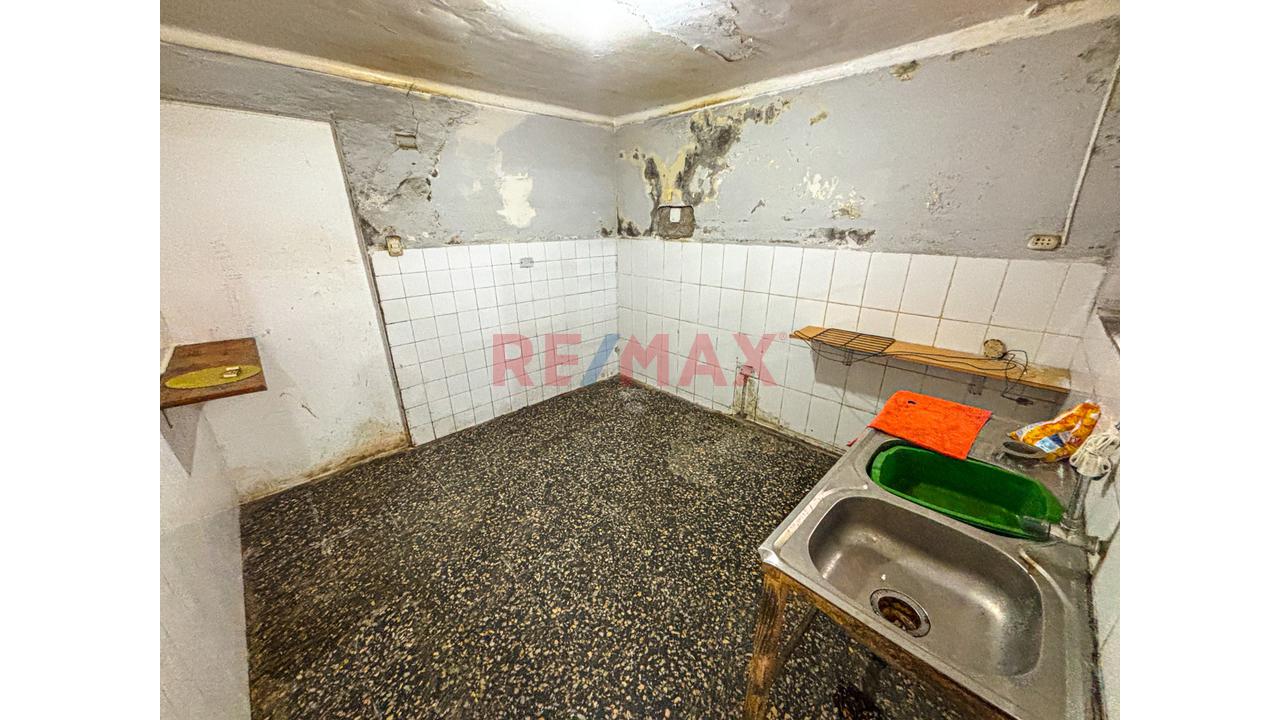 Venta De Casa Como Terreno De 200M2 En San Juan De Miraflores — foto 5