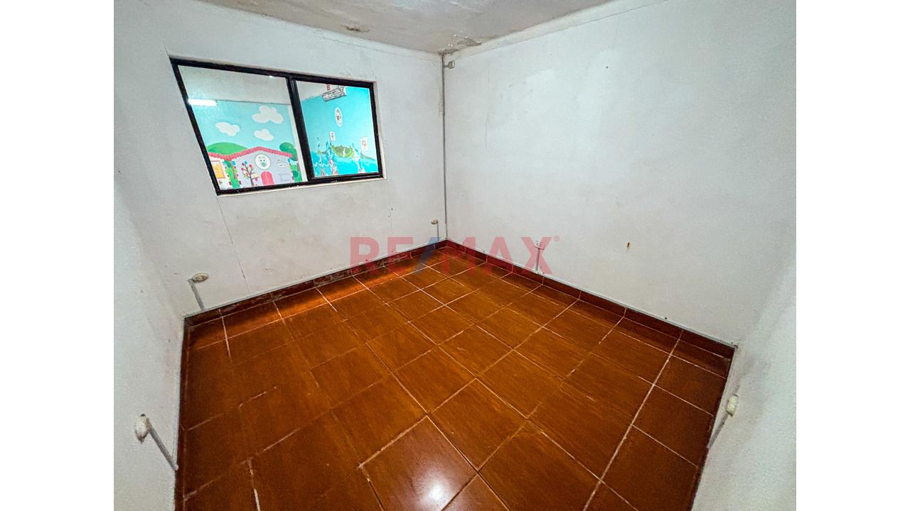Venta De Casa Como Terreno De 200M2 En San Juan De Miraflores — foto 9