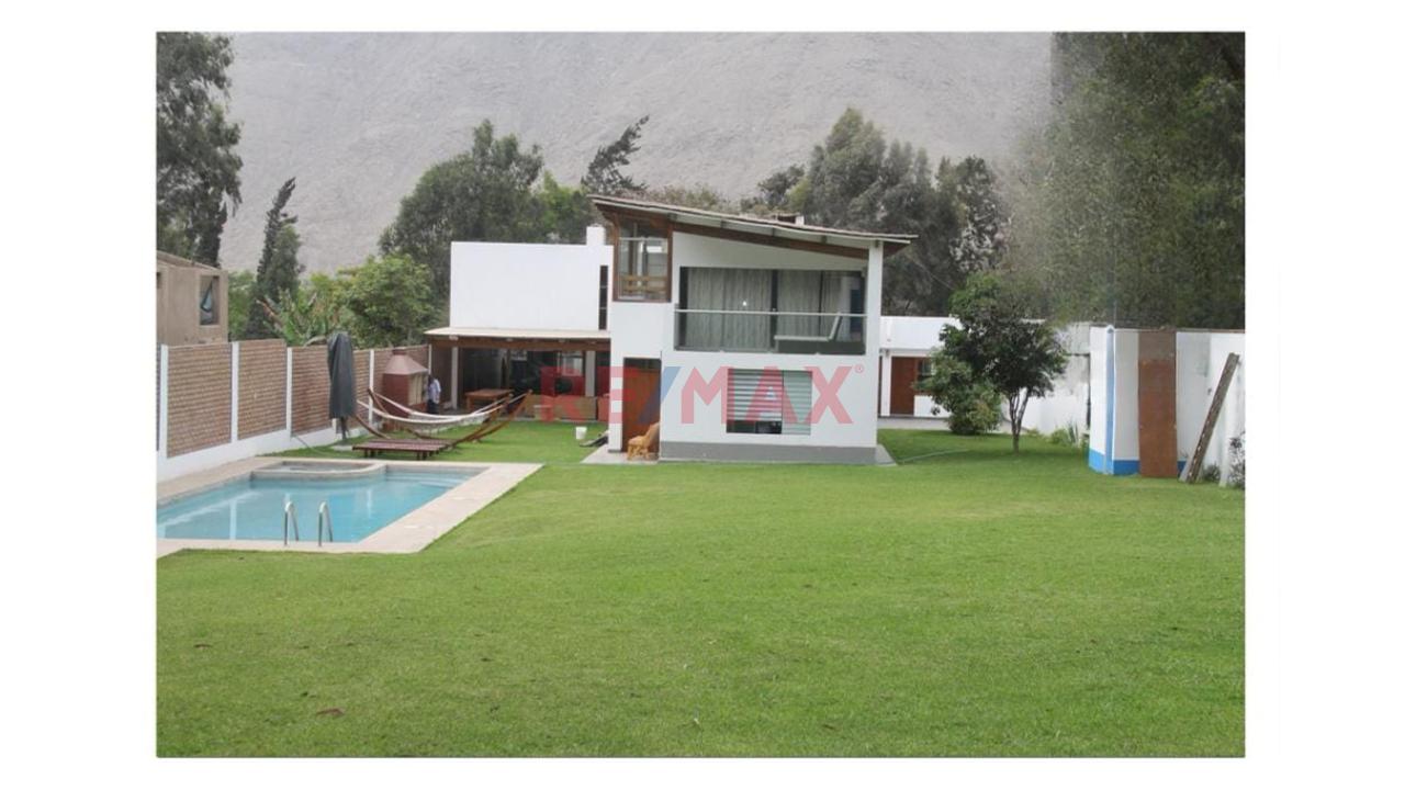 Moderna Casa De Campo/ Chosica — foto 12