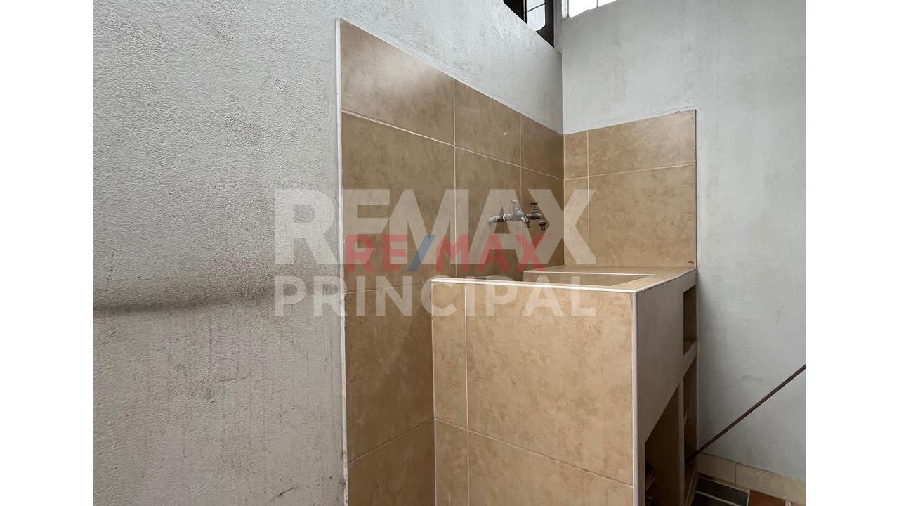Venta De Casa Con 4 Minidepartamentos  + Azotea  De 210.11 M² En Comas — foto 7