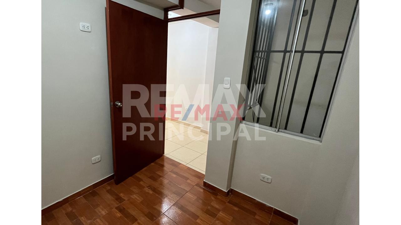 Venta De Casa Con 4 Minidepartamentos  + Azotea  De 210.11 M² En Comas — foto 9
