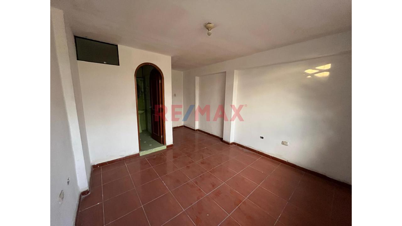 Venta De Casa Dos Frentes, A Unos Pasos Del Mercado Covida Muy Cerca A La Municipalidad De Los Olivos — foto 8