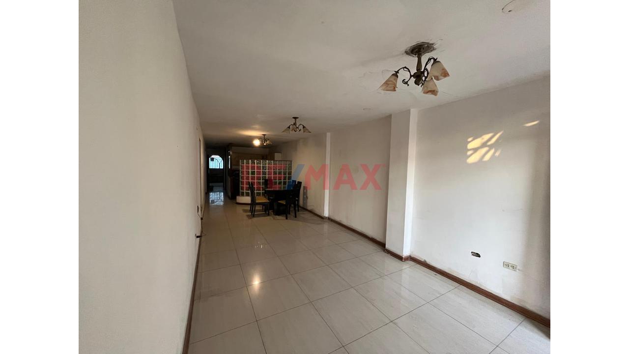 Venta De Casa Dos Frentes, A Unos Pasos Del Mercado Covida Muy Cerca A La Municipalidad De Los Olivos — foto 4