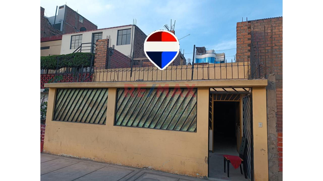 Venta De Casa Dos Frentes, A Unos Pasos Del Mercado Covida Muy Cerca A La Municipalidad De Los Olivos