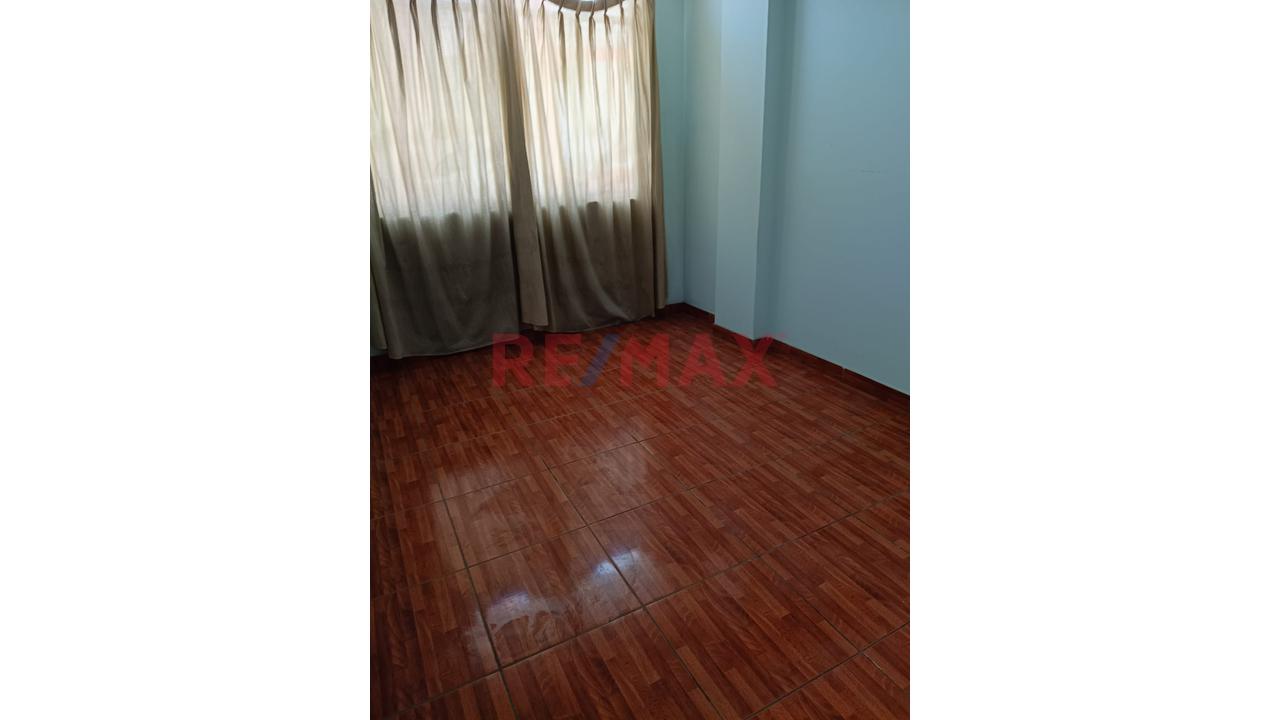 Casa de 4 dormitorios en Carabayllo, 286 m² — foto 4