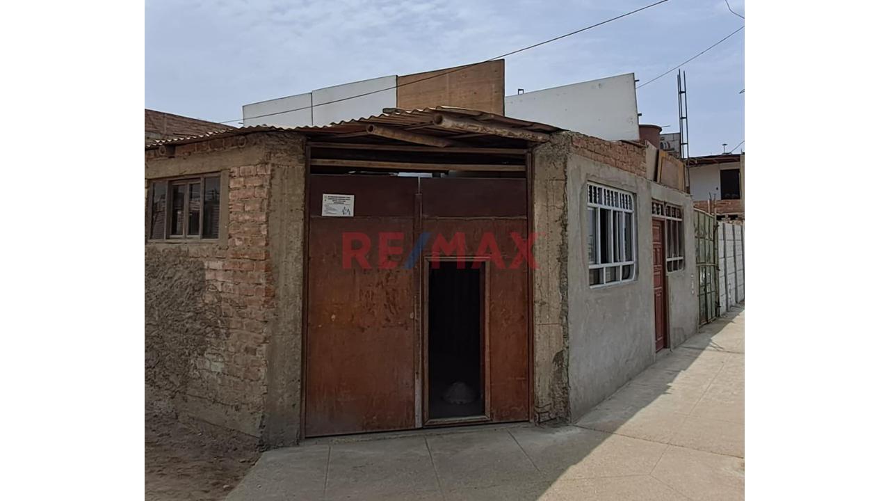Gran Oportunidad - Venta De Terreno En Esquina De 162M2 Cercado Frente Al Country Club El Bosque En Punta Negra Plena Panamericana Sur. - 1