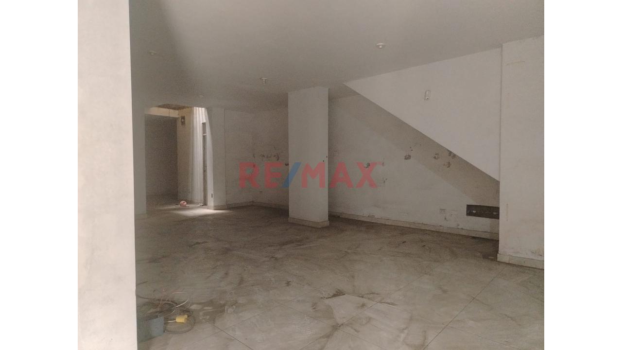Se Alquila Local Comercial En Comas En Km11 - 10