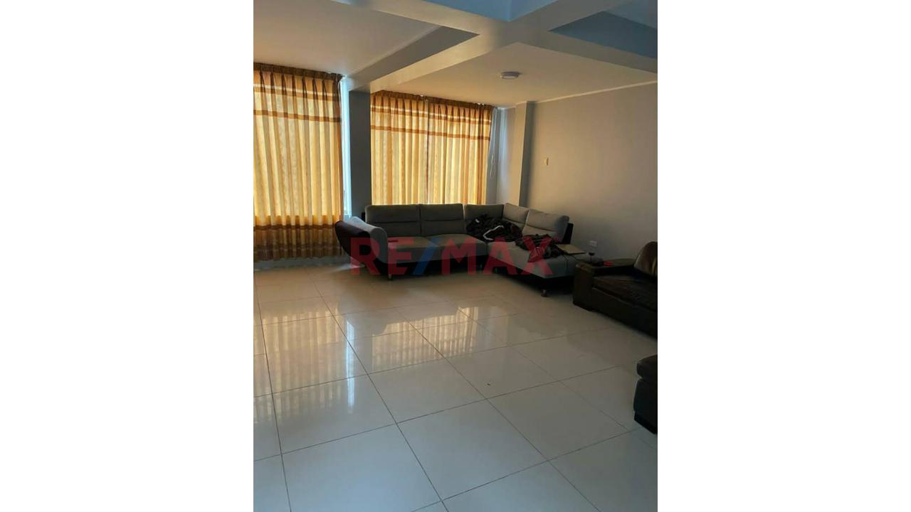 Excelente Casa De 2 Pisos — foto 2