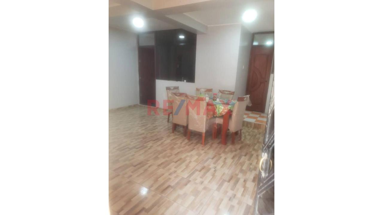 Excelente Casa De 2 Pisos — foto 3