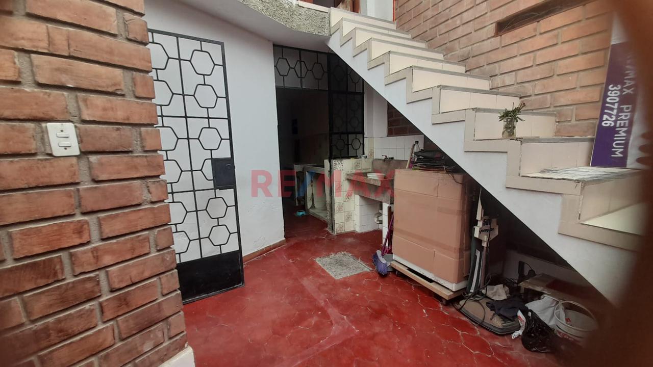 Casa De 467 M² Totales Con Zre – Perfecta Para Comercio, Taller O Multifamiliar — foto 10
