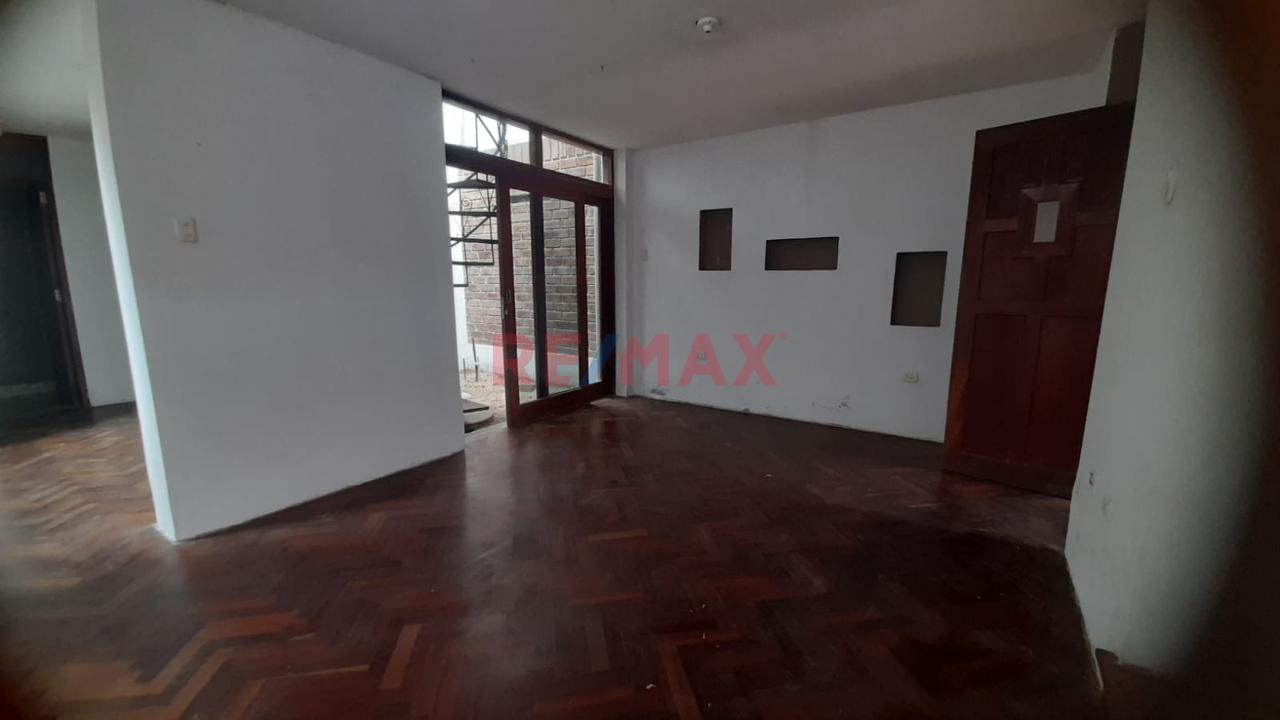 Casa De 467 M² Totales Con Zre – Perfecta Para Comercio, Taller O Multifamiliar — foto 3