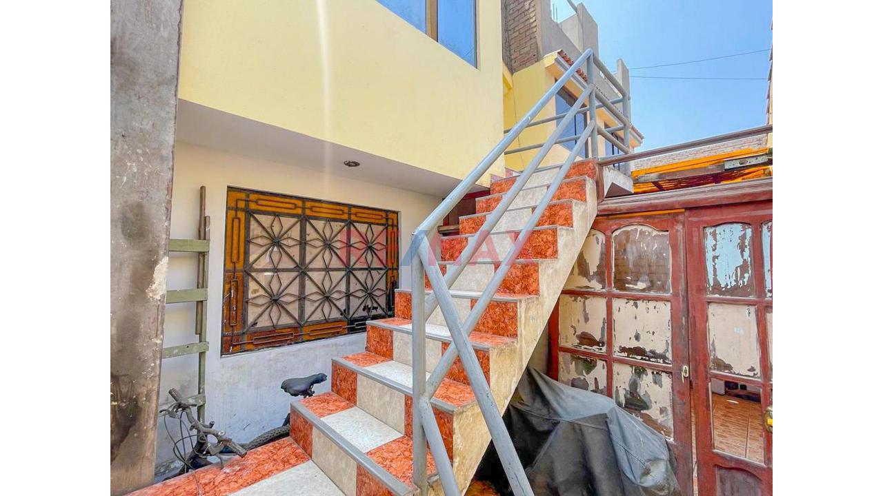 Casa De 3 Pisos + Azotea En Venta – Urb. Las Viñas De Surco – Oquendo, Callao - 5