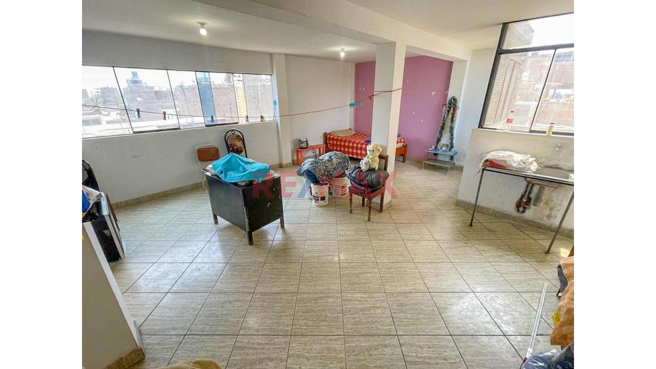 Casa De 3 Pisos + Azotea En Venta – Urb. Las Viñas De Surco – Oquendo, Callao - 6