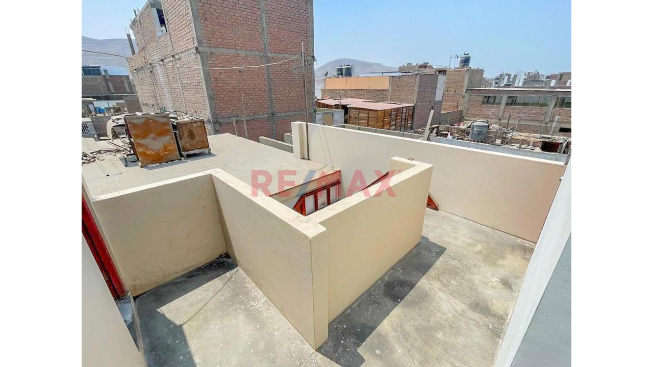 Casa De 3 Pisos + Azotea En Venta – Urb. Las Viñas De Surco – Oquendo, Callao - 9