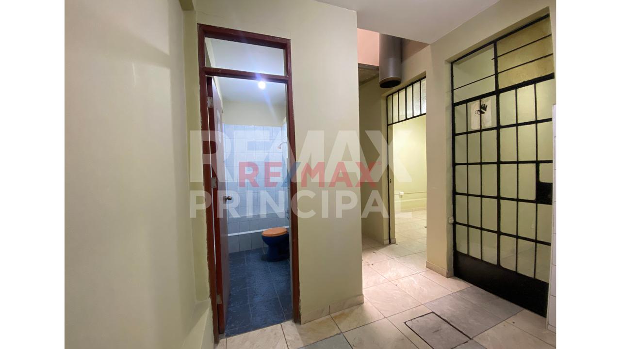 Local Comercial En Alquiler En Plena Av. Universitaria — foto 12