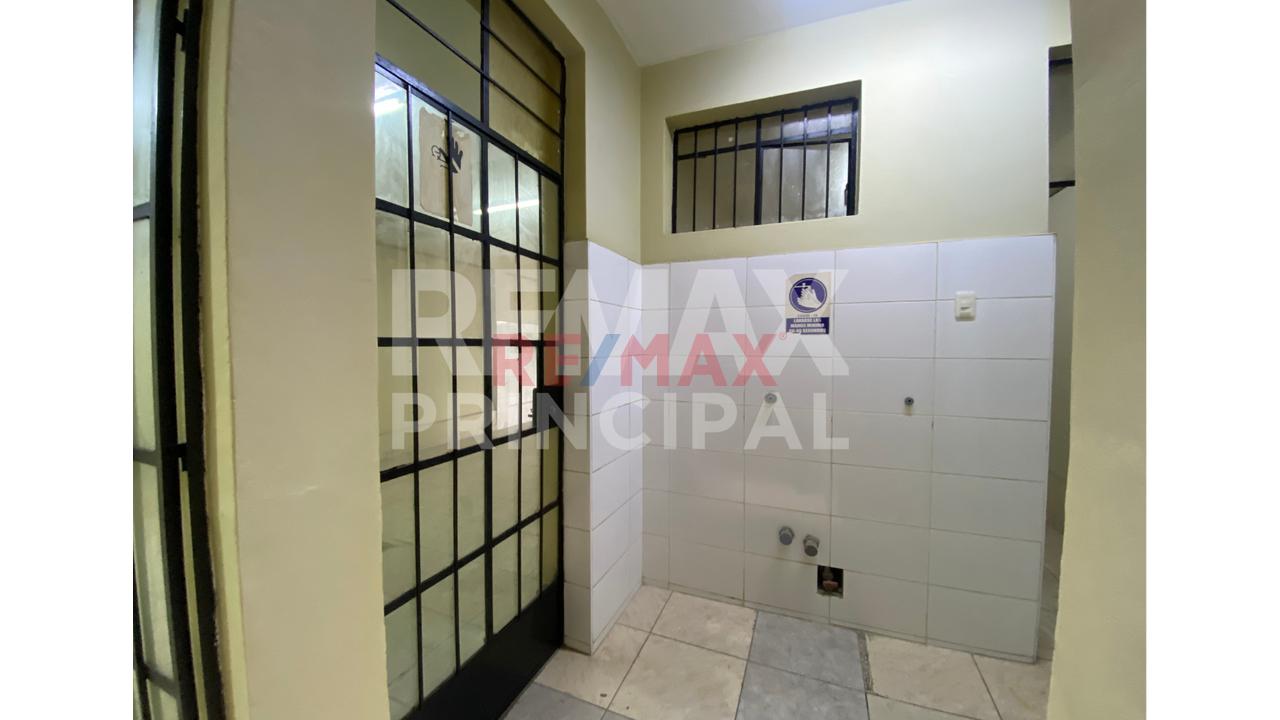 Local Comercial En Alquiler En Plena Av. Universitaria — foto 7