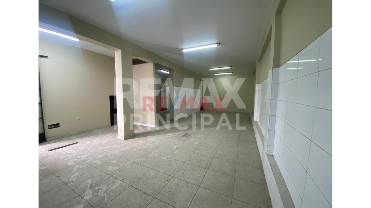 Local Comercial En Alquiler En Plena Av. Universitaria — foto 4