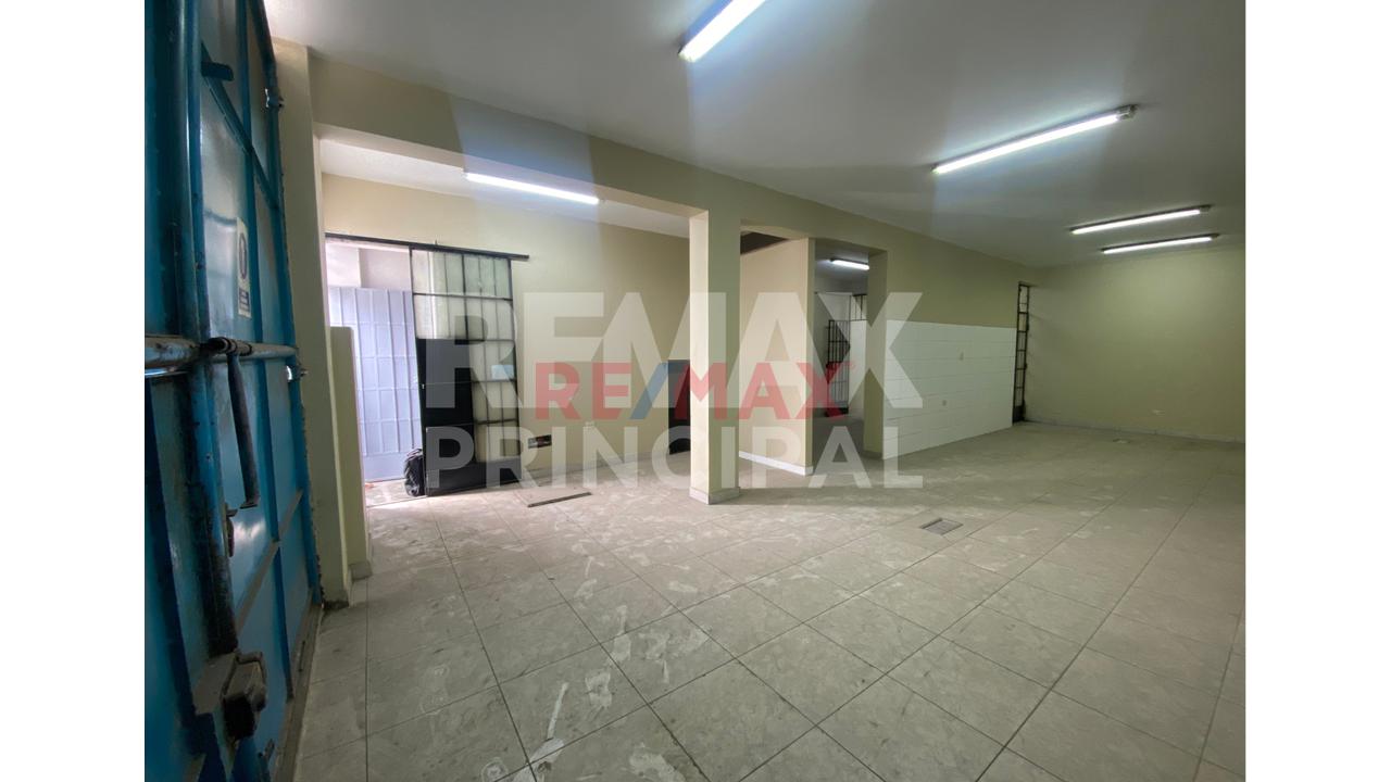 Local Comercial En Alquiler En Plena Av. Universitaria — foto 3