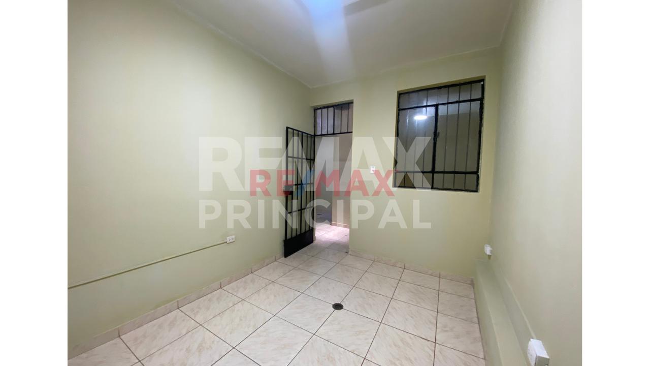 Local Comercial En Alquiler En Plena Av. Universitaria — foto 9