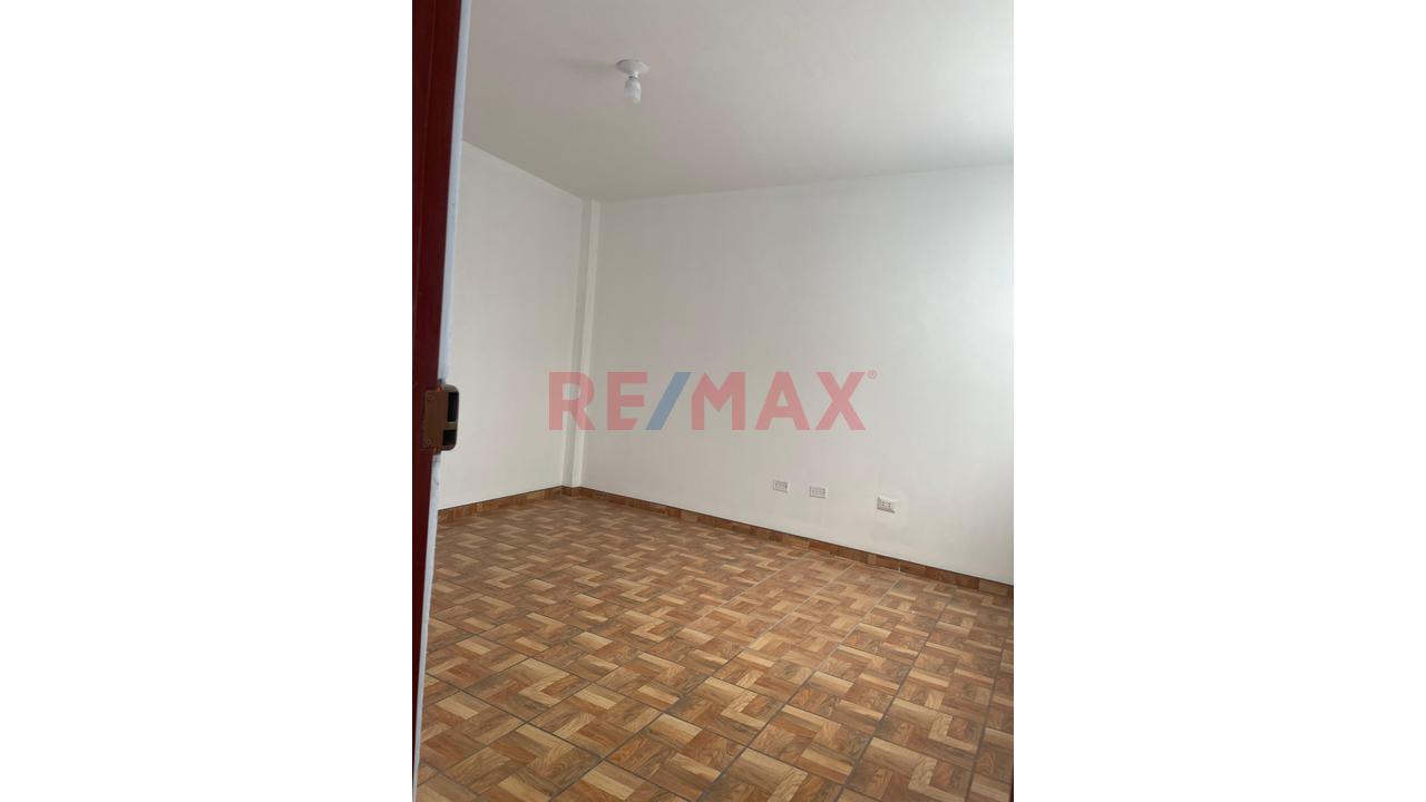 Se Vende Amplio Departamento 5To Piso En Sjl ¡Frente A Parque! Con Terraza — foto 13
