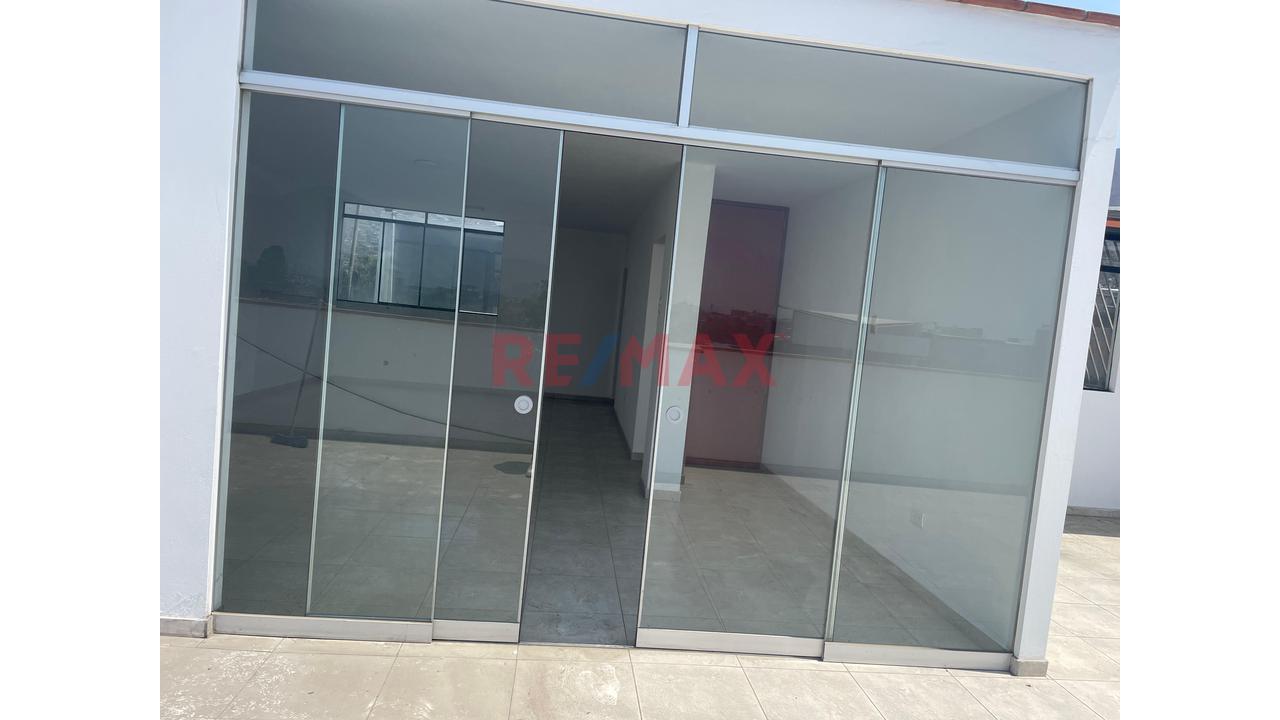 Se Vende Amplio Departamento 5To Piso En Sjl ¡Frente A Parque! Con Terraza — foto 4