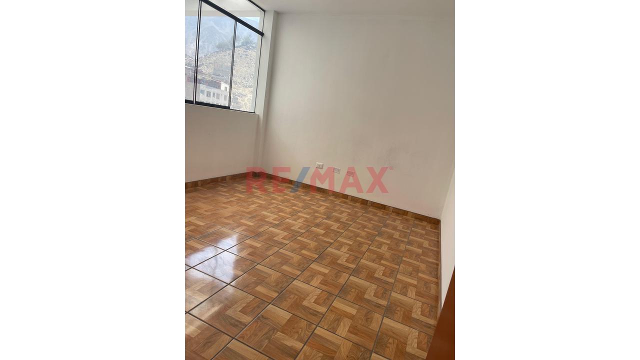 Se Vende Amplio Departamento 5To Piso En Sjl ¡Frente A Parque! Con Terraza — foto 14
