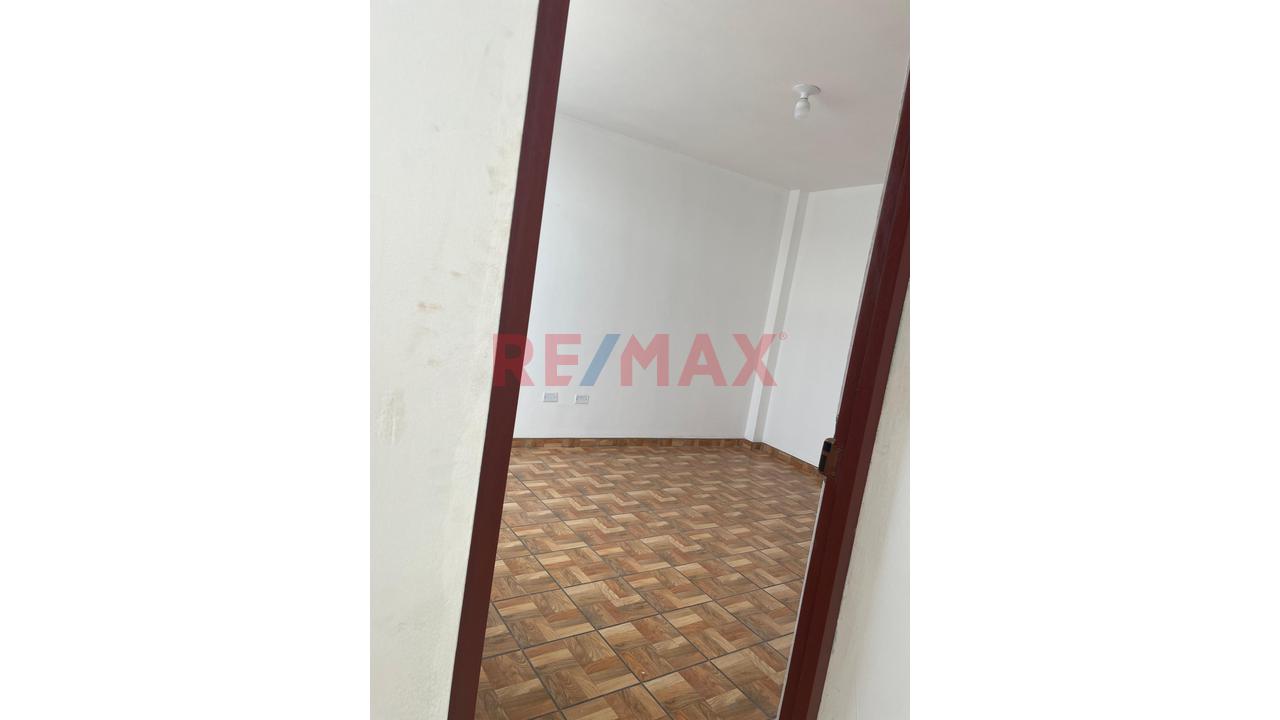 Se Vende Amplio Departamento 5To Piso En Sjl ¡Frente A Parque! Con Terraza — foto 12