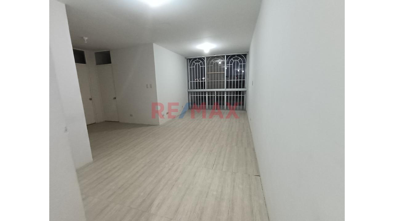 Alquiler De Departamento En Primer Piso - 2