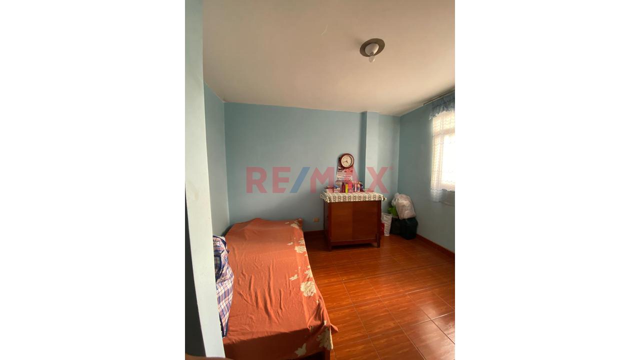 🏠 Venta De Casa De 3 Pisos En Villa El Salvador - 5