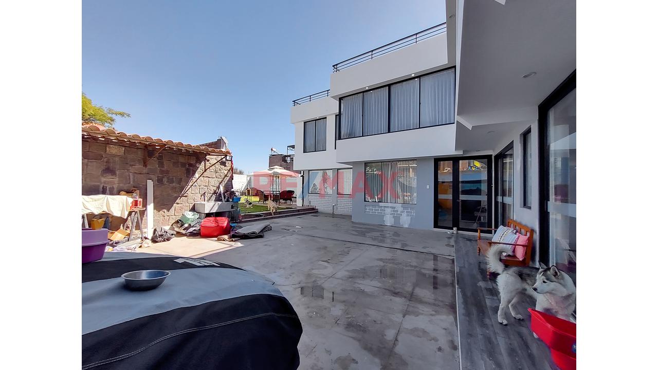 Casa de 6 dormitorios y 6 baños ubicado en Sabandia Casa de 6 dormitorios y 6 baños ubicado en Sabandia