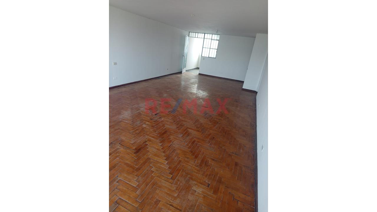 Venta De Oficina/Departamento – Zonificación Industria–Vivienda San Luis – Ubicación Estratégica Frente Al Estadio Municipal - 2