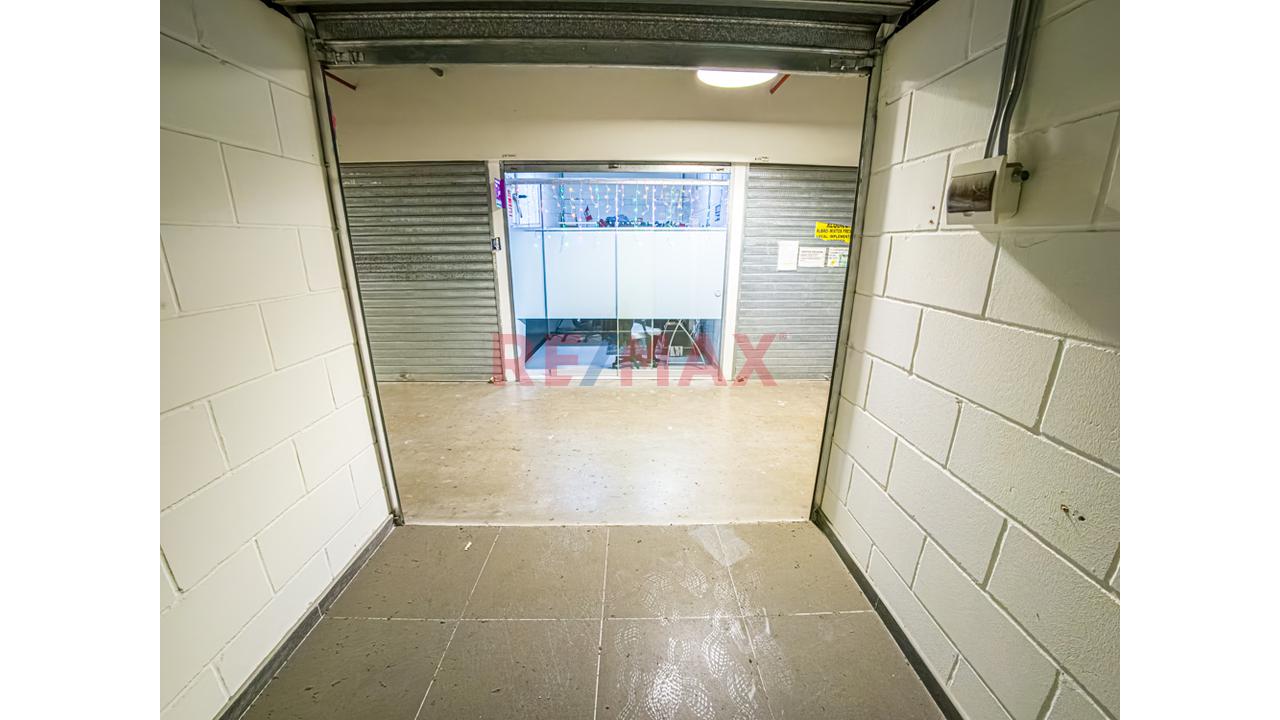 🏬 𝗩𝗘𝗡𝗧𝗔 𝗗𝗘 𝗦𝗧𝗔𝗡𝗗𝗦 𝗖𝗢𝗠𝗘𝗥𝗖𝗜𝗔𝗟𝗘𝗦 – 𝗖𝗢𝗟𝗢𝗡𝗜𝗔𝗟 𝗠𝗔𝗥𝗞𝗘𝗧, 𝗕𝗘𝗟𝗟𝗔𝗩𝗜𝗦𝗧𝗔 - 8