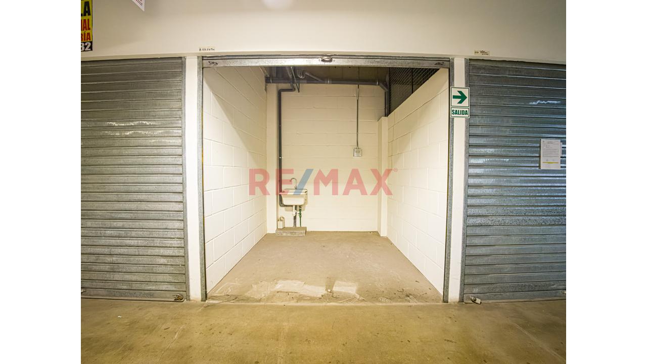 🏬 𝗩𝗘𝗡𝗧𝗔 𝗗𝗘 𝗦𝗧𝗔𝗡𝗗𝗦 𝗖𝗢𝗠𝗘𝗥𝗖𝗜𝗔𝗟𝗘𝗦 – 𝗖𝗢𝗟𝗢𝗡𝗜𝗔𝗟 𝗠𝗔𝗥𝗞𝗘𝗧, 𝗕𝗘𝗟𝗟𝗔𝗩𝗜𝗦𝗧𝗔 - 2