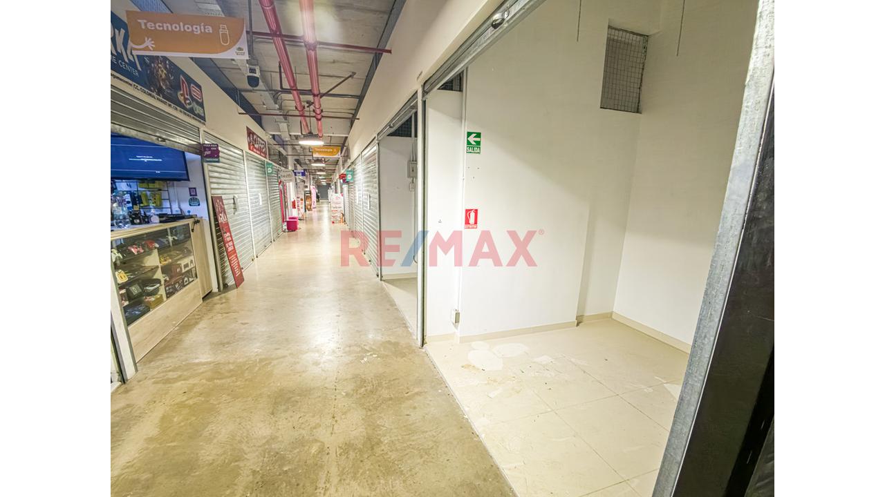 Local comercial de 6 m² en Bellavista — foto 2