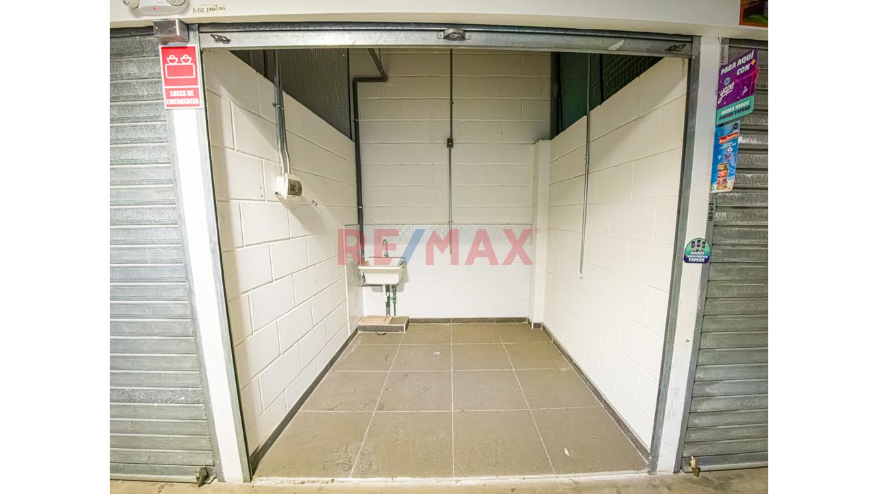 🏬 𝗩𝗘𝗡𝗧𝗔 𝗗𝗘 𝗦𝗧𝗔𝗡𝗗𝗦 𝗖𝗢𝗠𝗘𝗥𝗖𝗜𝗔𝗟𝗘𝗦 – 𝗖𝗢𝗟𝗢𝗡𝗜𝗔𝗟 𝗠𝗔𝗥𝗞𝗘𝗧, 𝗕𝗘𝗟𝗟𝗔𝗩𝗜𝗦𝗧𝗔 - 4