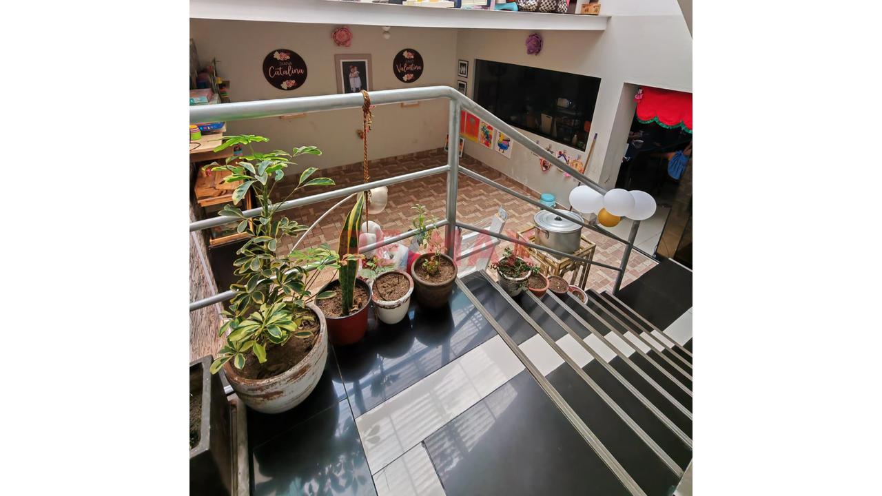Casa de 6 dormitorios en Chorrillos, 240 m² — foto 3