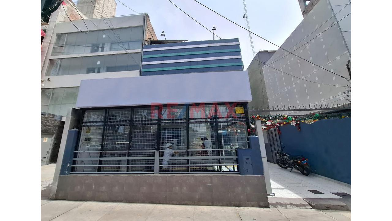 Alquilo Amplio Local Comercial En Av. Ejército – Yanahuara - 1