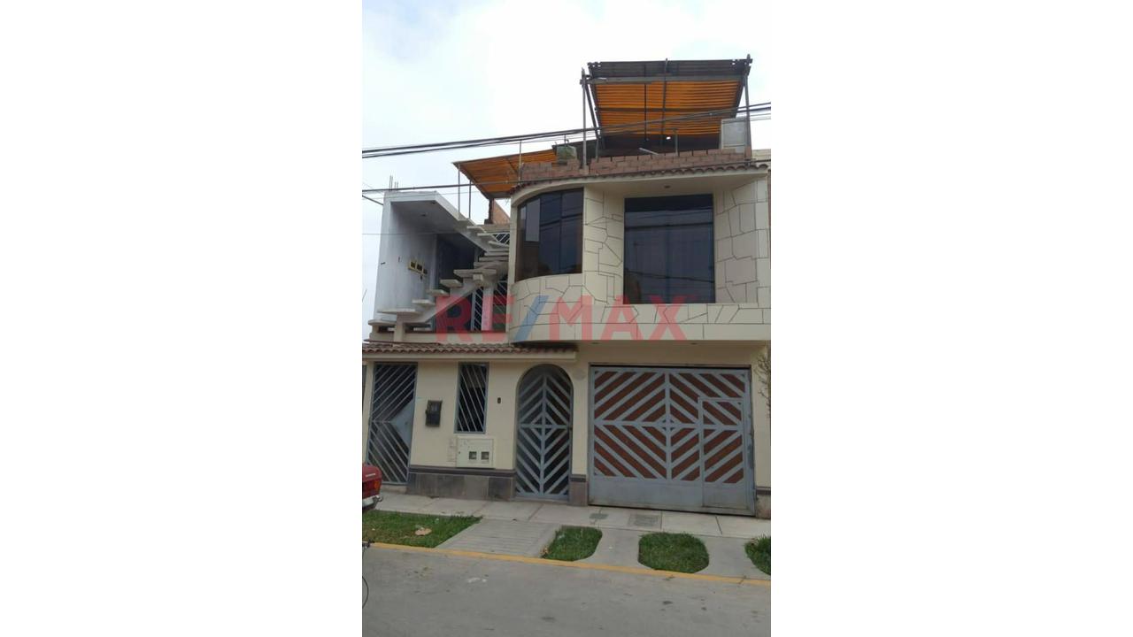 Venta De Casa 2 Pisos