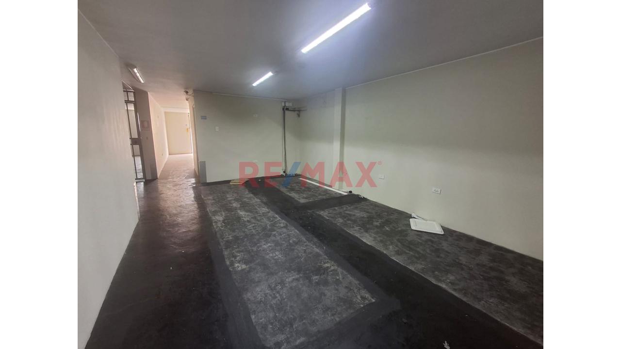 Venta Edificio 5 Pisos Con Ascensor Para Almacen Oficinas Y Vivienda - 10