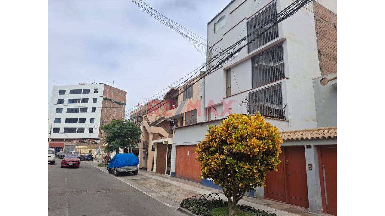Venta Edificio 5 Pisos Con Ascensor Para Almacen Oficinas Y Vivienda - 2