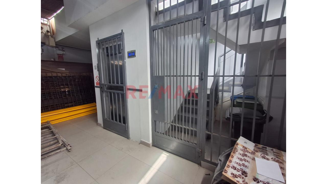 Venta Edificio 5 Pisos Con Ascensor Para Almacen Oficinas Y Vivienda - 6