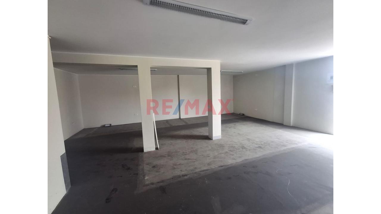 Venta Edificio 5 Pisos Con Ascensor Para Almacen Oficinas Y Vivienda - 16