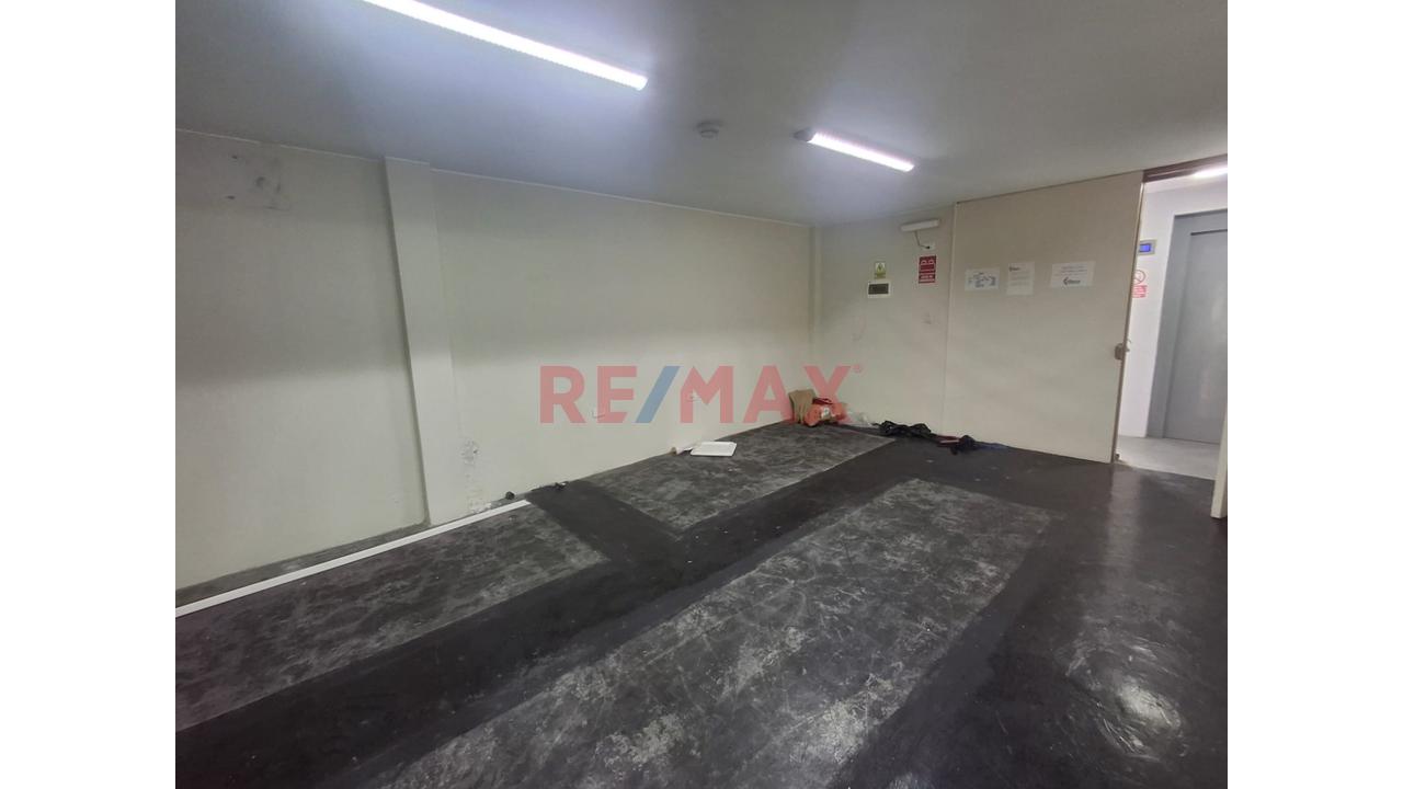 Venta Edificio 5 Pisos Con Ascensor Para Almacen Oficinas Y Vivienda - 13