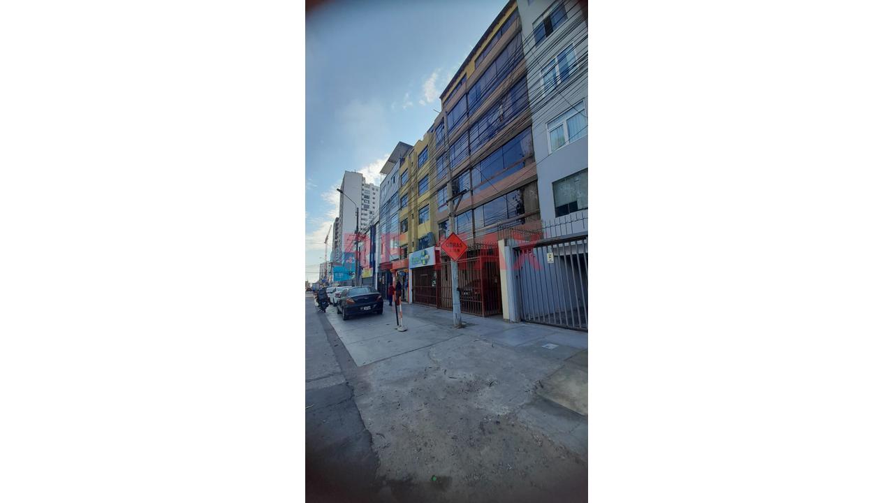 Departamento Dúplex En Primer Piso (Único En Ese Nivel) — Oferta Ideal Para Quienes Buscan Paz, Amplitud Y Seguridad. - 1