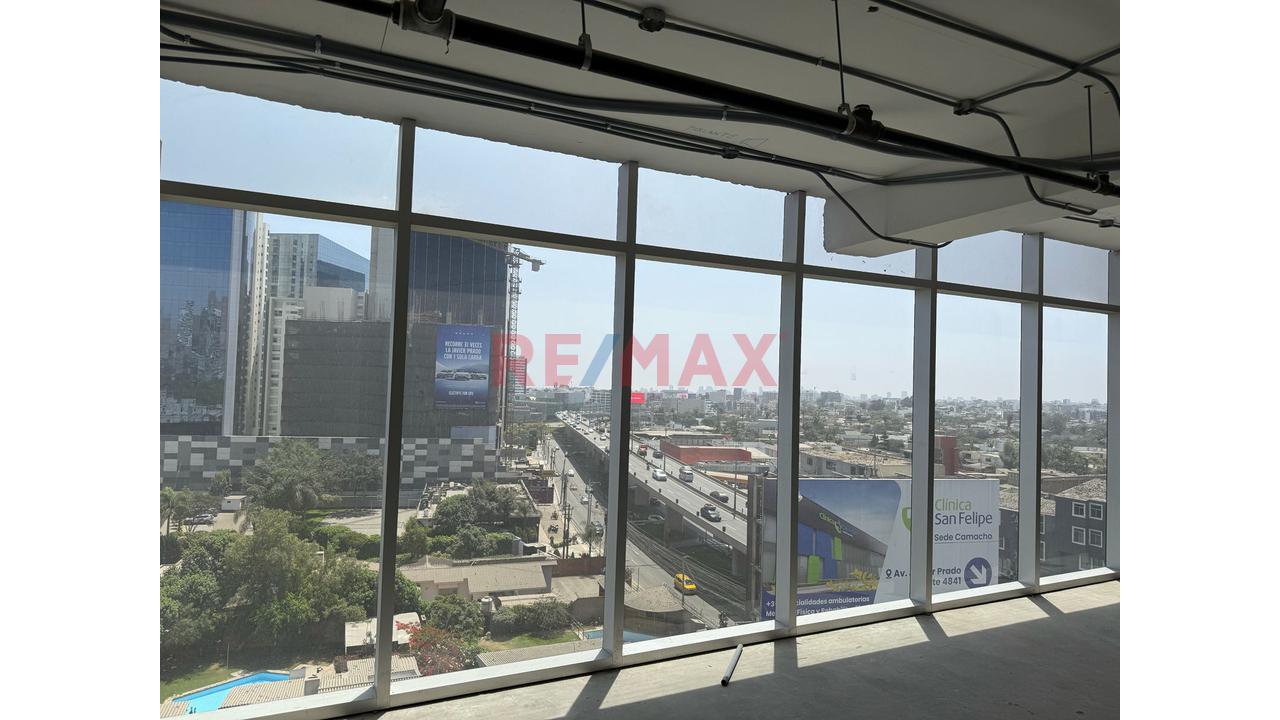 🏢 Oficina En Venta – Surco (Zona Empresarial Golf Los Incas) - 3
